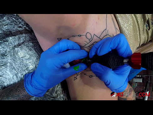 ❤️ Ekstremt tatoveret hottie Sully Savage fik en tatovering på sin klitoris ❤️❌ Super sex at da.high-pass.ru